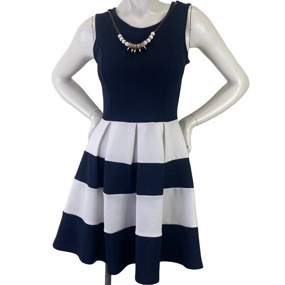 Fashion Magazine Vntg 80s Sleeveless Mini Dress Navy White Scoop Neck Fit Flare - Picture 2 of 14